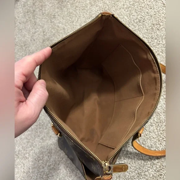 Authentic Louis Vuitton Totally PM 2009 - Picture 7 of 16